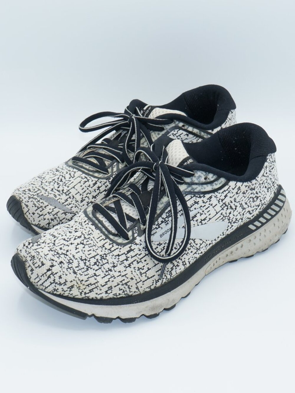 Brooks Adrenaline GTS 20 White Black Running Shoes Women's Size 8